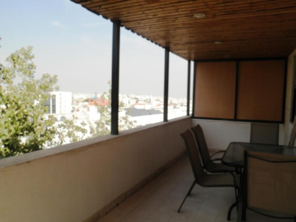Granada Suites Hotel Amman Esterno foto