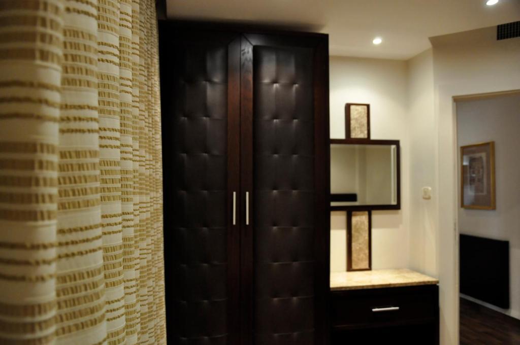 Granada Suites Hotel Amman Esterno foto