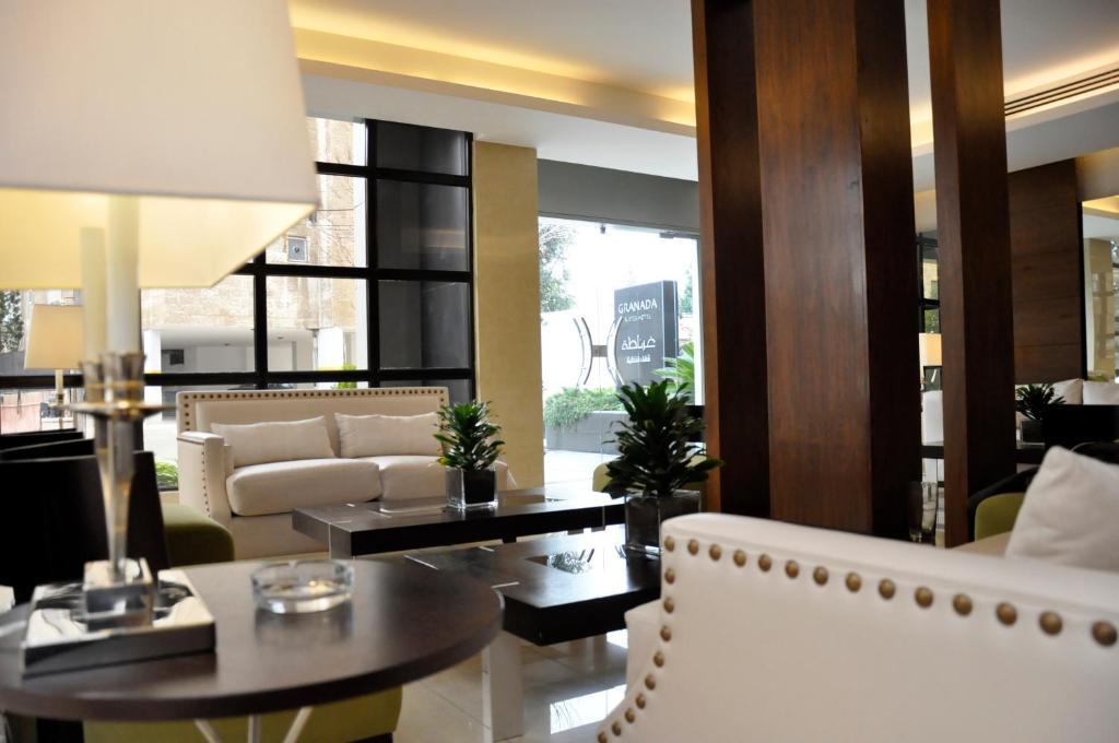 Granada Suites Hotel Amman Esterno foto