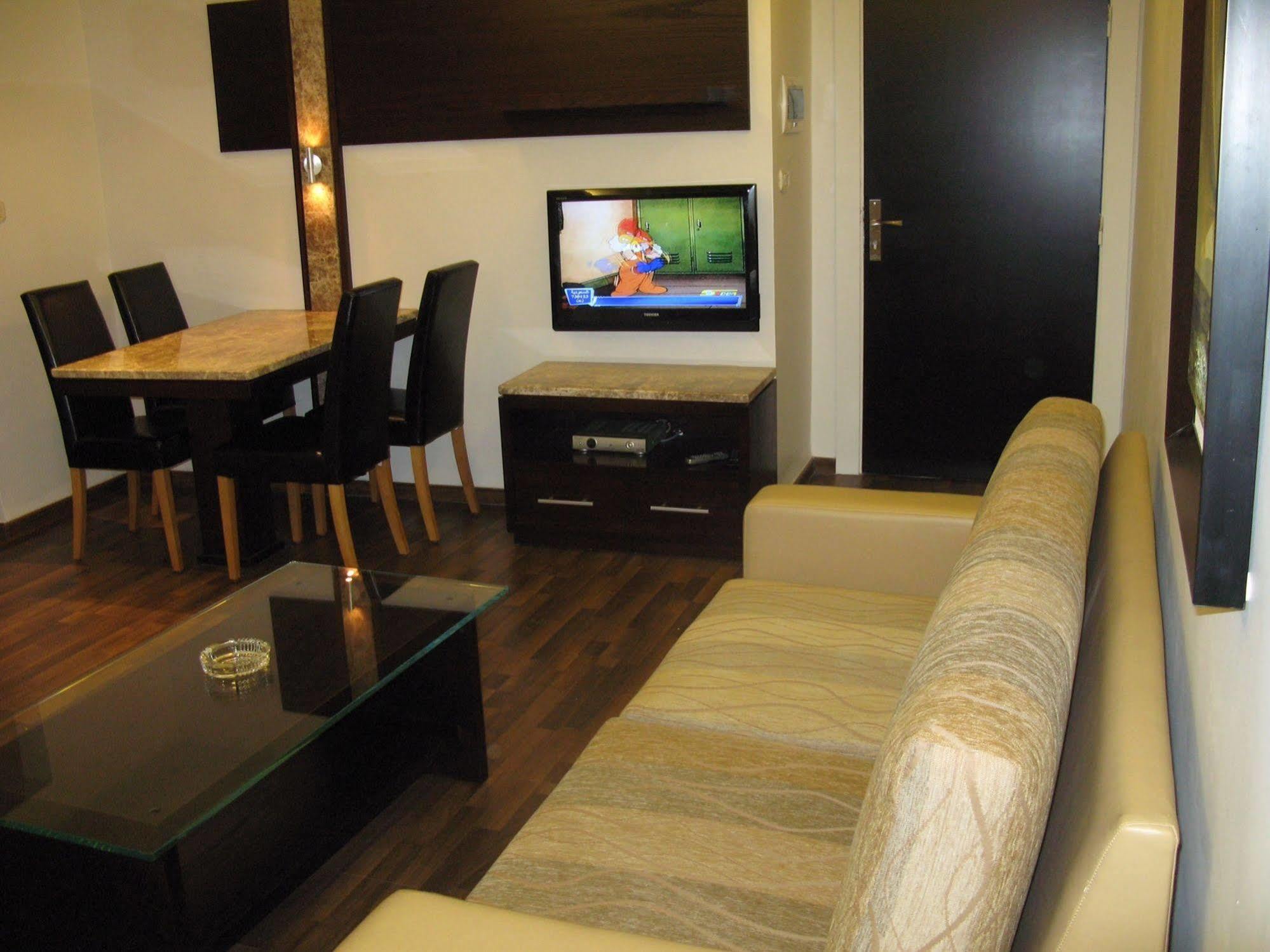 Granada Suites Hotel Amman Esterno foto