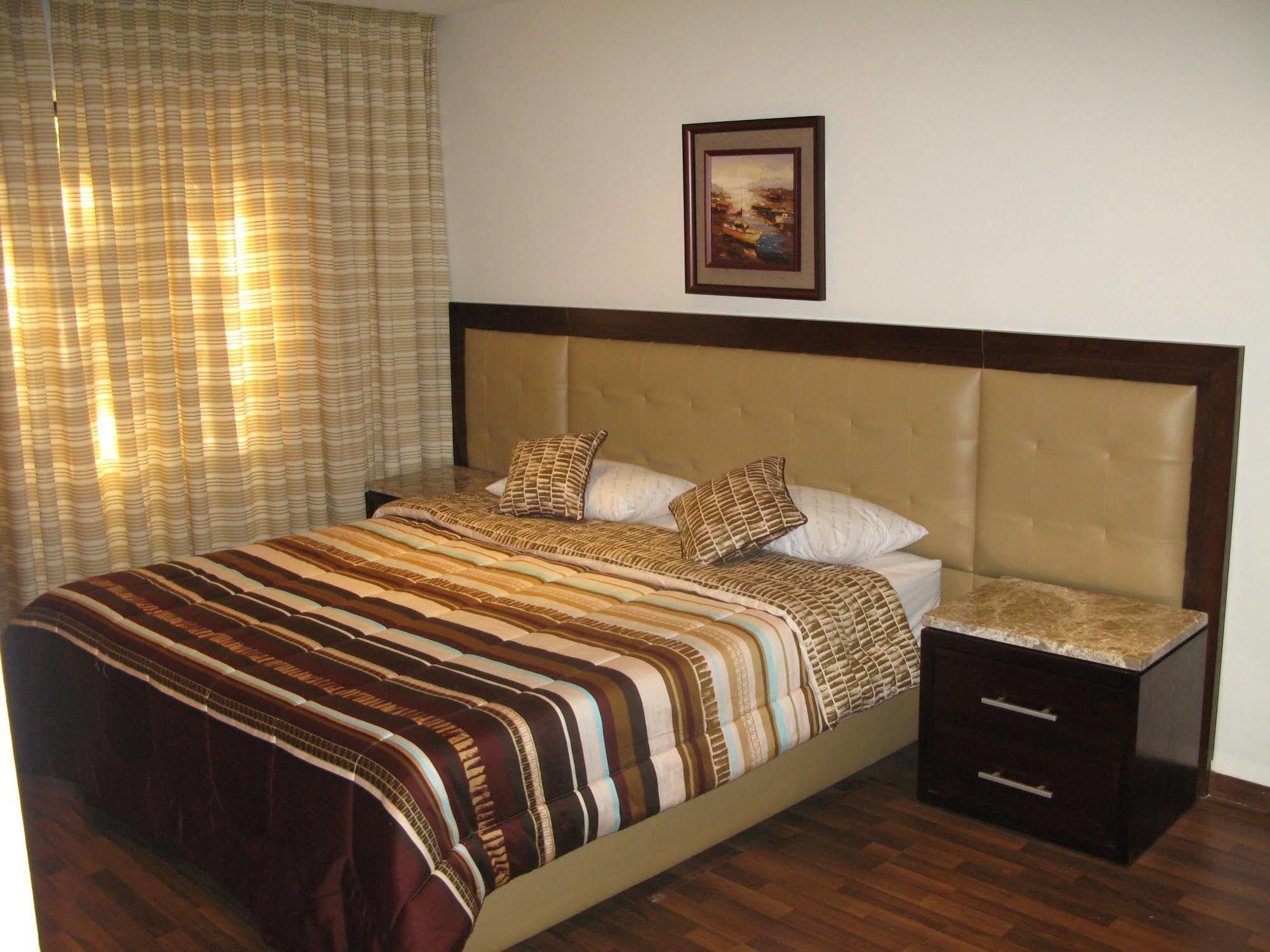 Granada Suites Hotel Amman Esterno foto